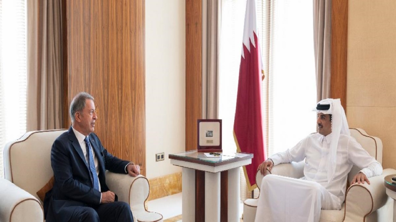 دیدار امیر قطر با وزیر دفاع ترکیه