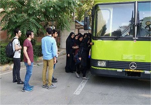 توزیع محلول ضدعفونی و ماسک بین رانندگان تاکسی و اتوبوس شهر کرمانشاه