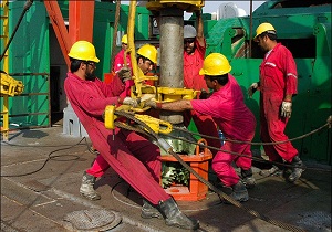 عملیات حفاری چاه‌های نفت و گاز در روز‌های کرونایی متوقف نشد