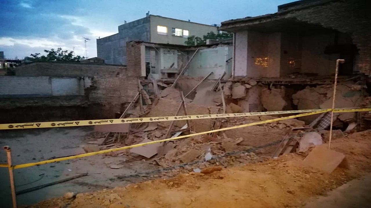تخریب یک واحد مسکونی در شهرکرد بر اثر گودبرداری غیراصولی