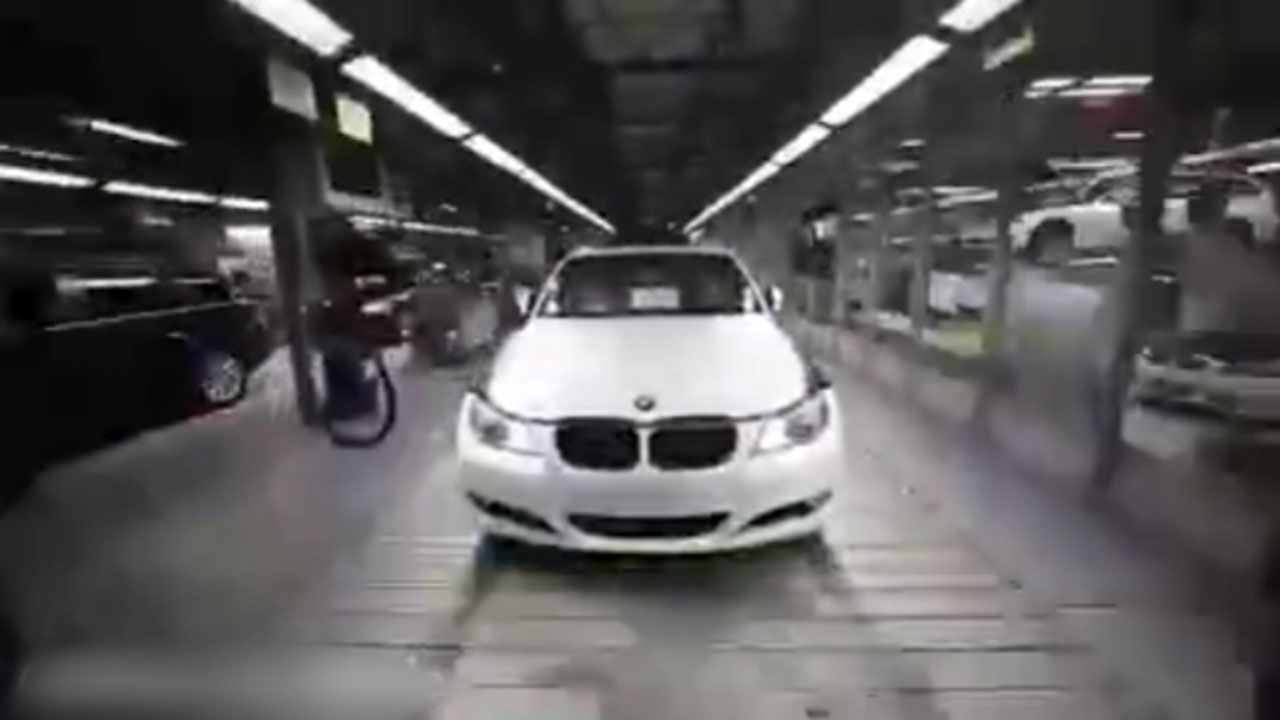 فرآیند دیدنی ساخت خودرو در کارخانه BMW + فیلم