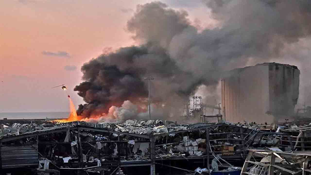 فریم به فریم با انفجار مهیب بیروت؛ تصاویری دیده نشده از لحظه برخورد موشک به انبار آمونیوم نیترات + فیلم