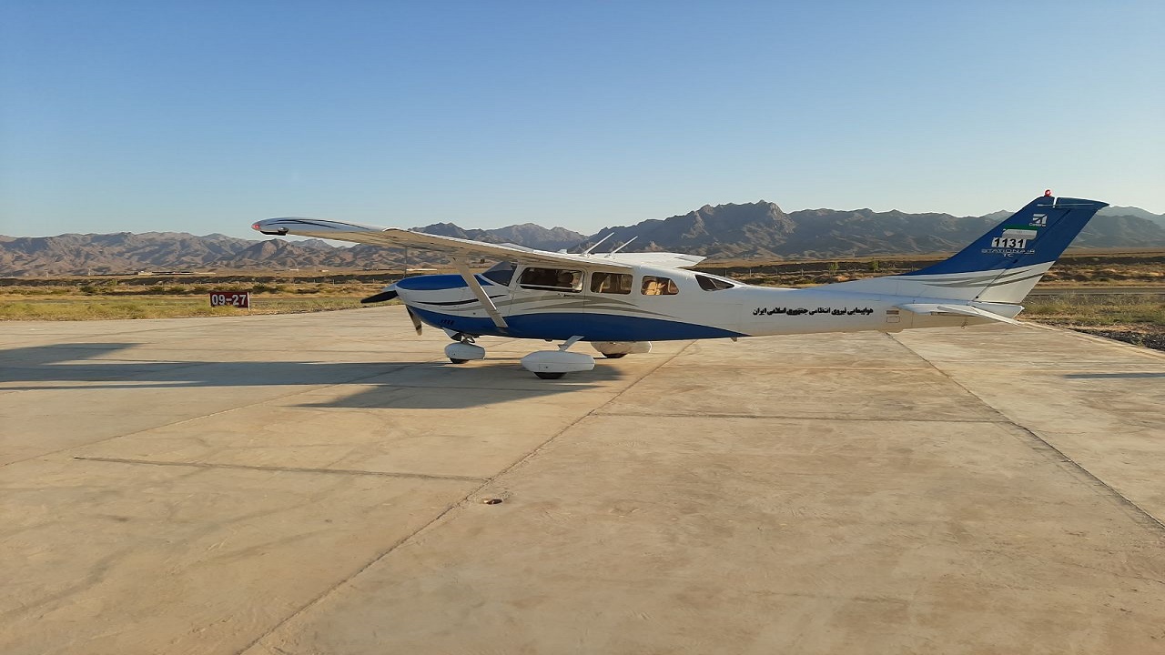 فرود اولین هواپیمای مسافربری سبک ۶نفره در کاشمر