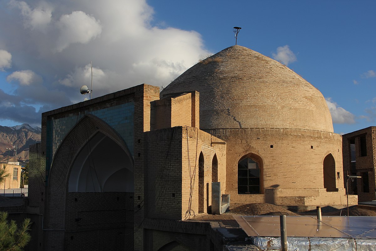 مسجدی که بخشی از تاریخ اسلام در ایران را روایت می‌کند