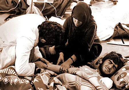 روایت تلخ و شیرین پزشکی در جبهه‌های جنگ تحمیلی/امدادگران داوطلبی که تا پای شهادت پیش رفتند