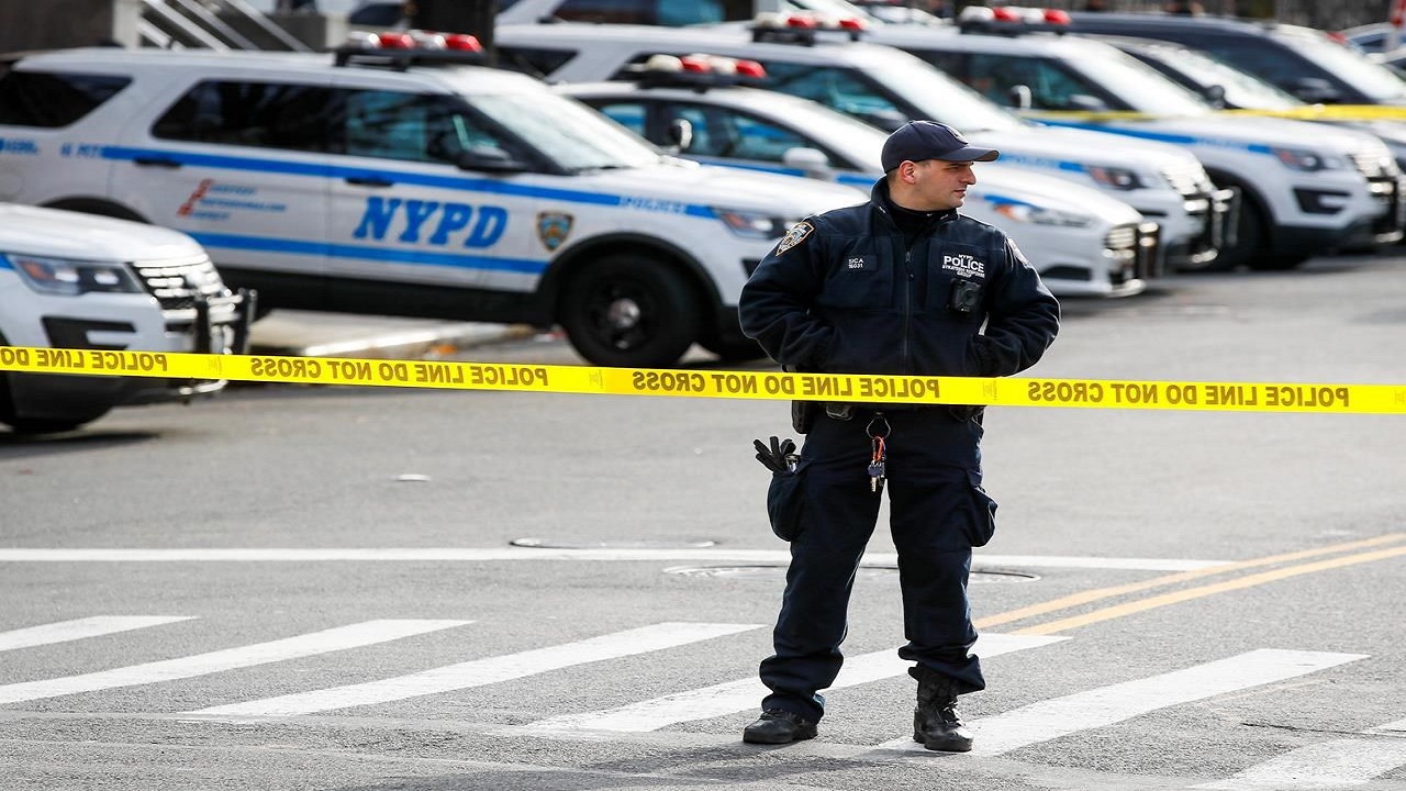پلیس نیویورک یک سیاه‌پوست را خفه کرد