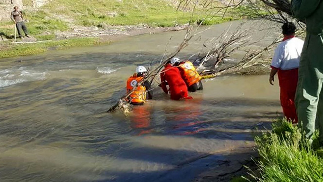 رودخانه کارون گتوند، جسد نوجوان غرق شده را پس داد