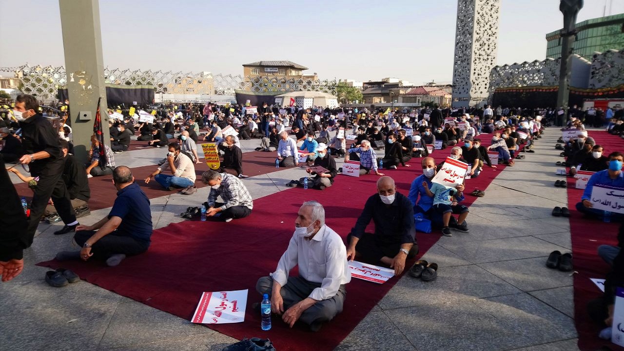تجمع اعتراضی مردم تهران در پی اهانت به پیامبر اسلام در میدان امام حسین+فیلم