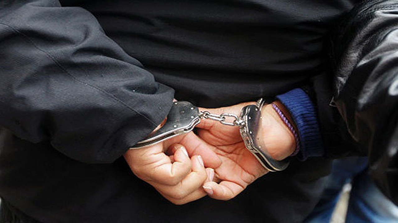 دستگیری سارق حرفه ای در شیروان