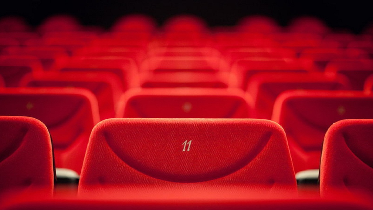 اکران ترسناک ترین فیلم بشر روی پرده سینما، به نام کرونا/کارکنان سینما بیکار شدند