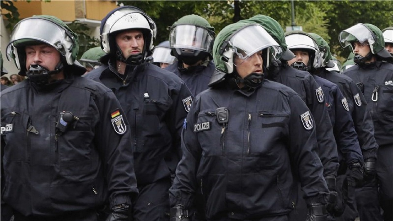 رفتار غیرانسانی پلیس آلمان در زخمی کردن معترضان