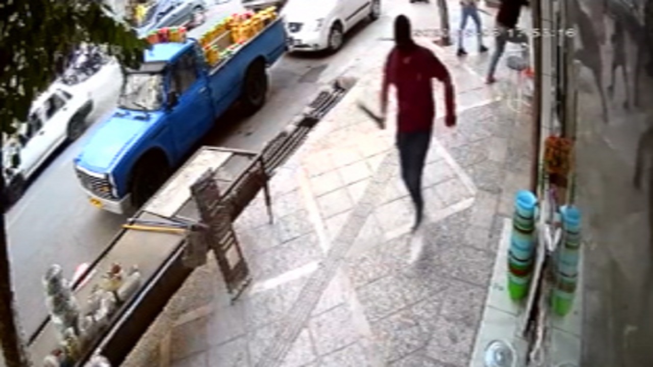 حمله وحشیانه با قمه به یک مغازه‌دار در صباشهر + فیلم