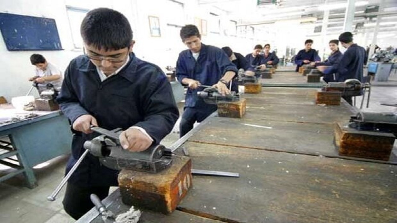 ثبت‌نام ۴۲.۵ درصدی دانش‌آموزان استان سمنان در رشته‌های مهارتی
