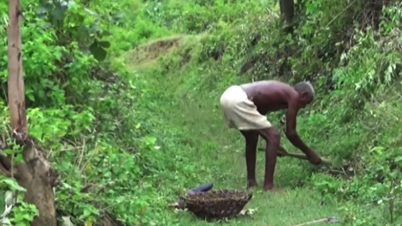 تلاش ۳۰ ساله یک مرد برای رساندن آب به روستایش + فیلم