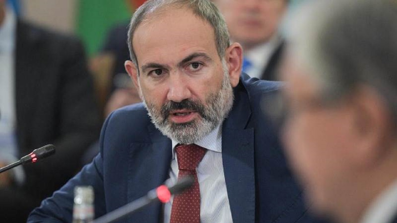 نیکول پاشینیان: ارمنستان در صورت توقف حملات، پای میز مذاکرات حاضر می‌شود