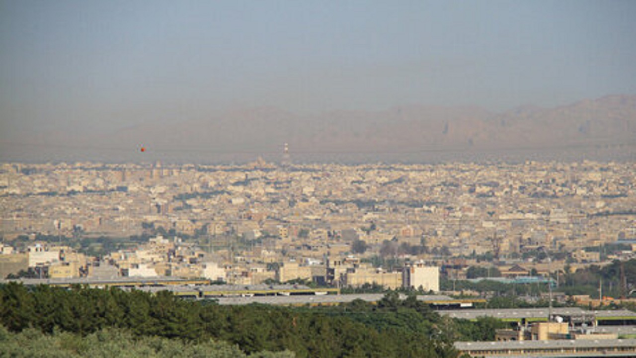 هوای اصفهان غبار آلود می‌شود
