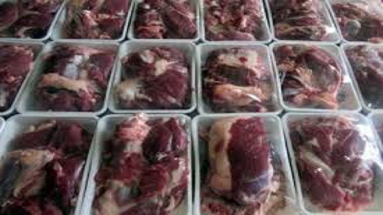 توزیع گوشت قربانی توسط دفتر نمایندگی آستان قدس رضوی در اهر