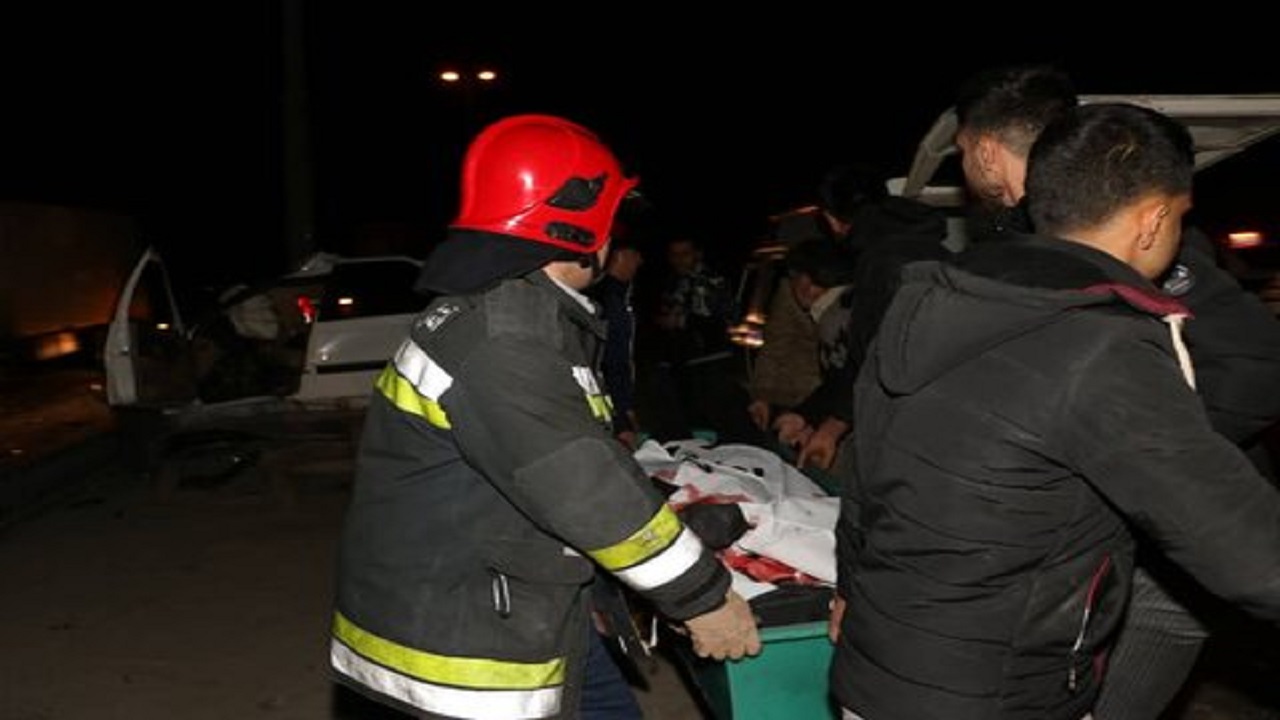 یک کشته و پنج مصدوم در تصادف کامیون و پنج خودروی سواری در اصفهان