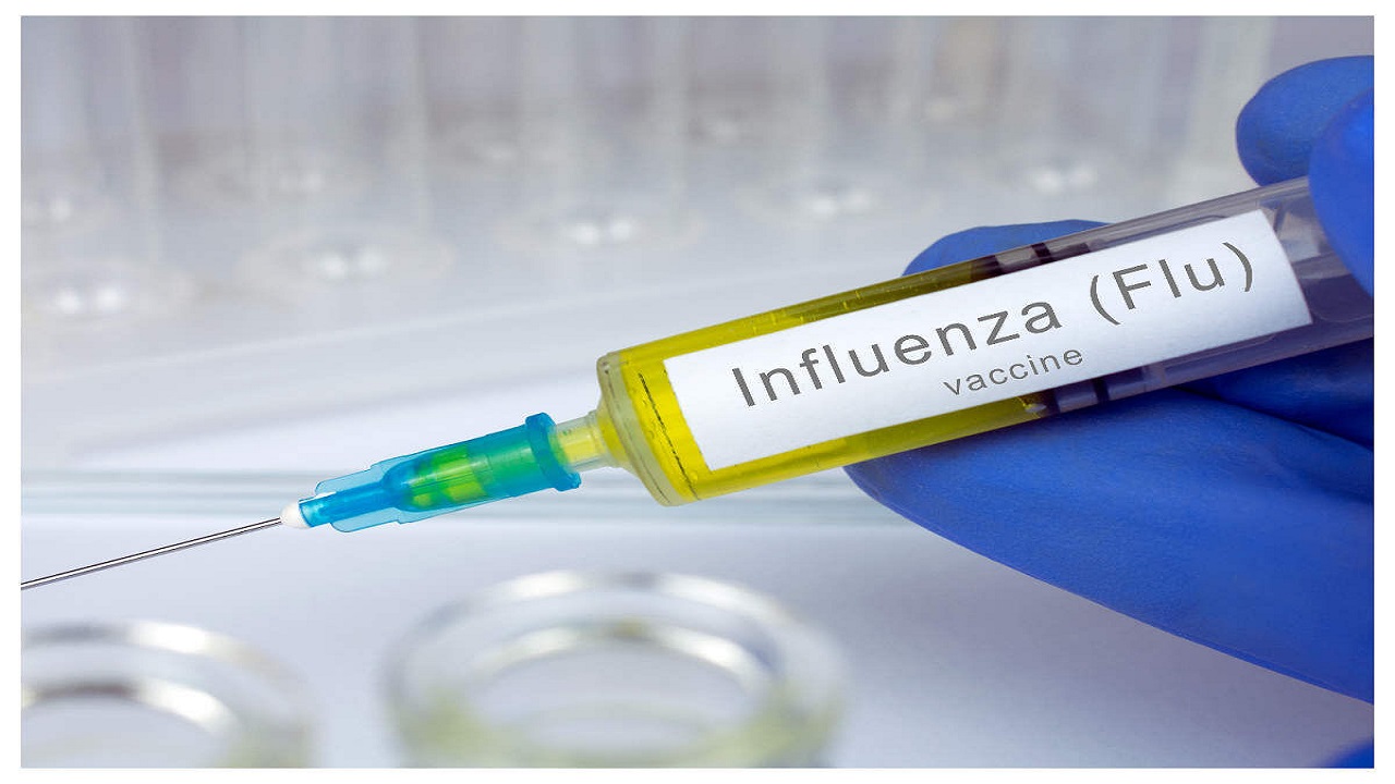 لزوم قرار گرفتن کادر درمان در اولویت تزریق واکسن آنفلوانزا