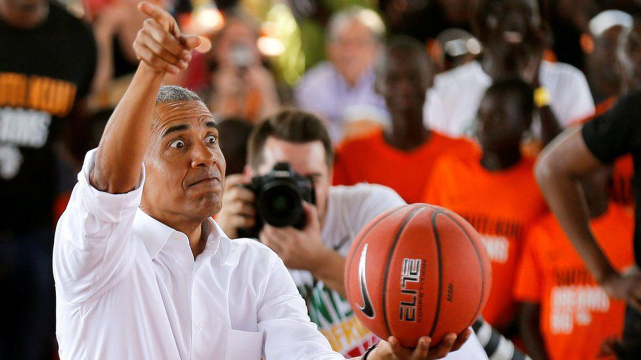 خودنمایی اوباما در حاشیه انتخابات آمریکا + فیلم
