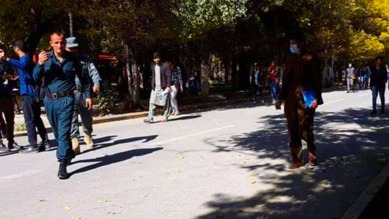 حمله مسلحانه گروهی ناشناس به دانشگاه کابل + فیلم