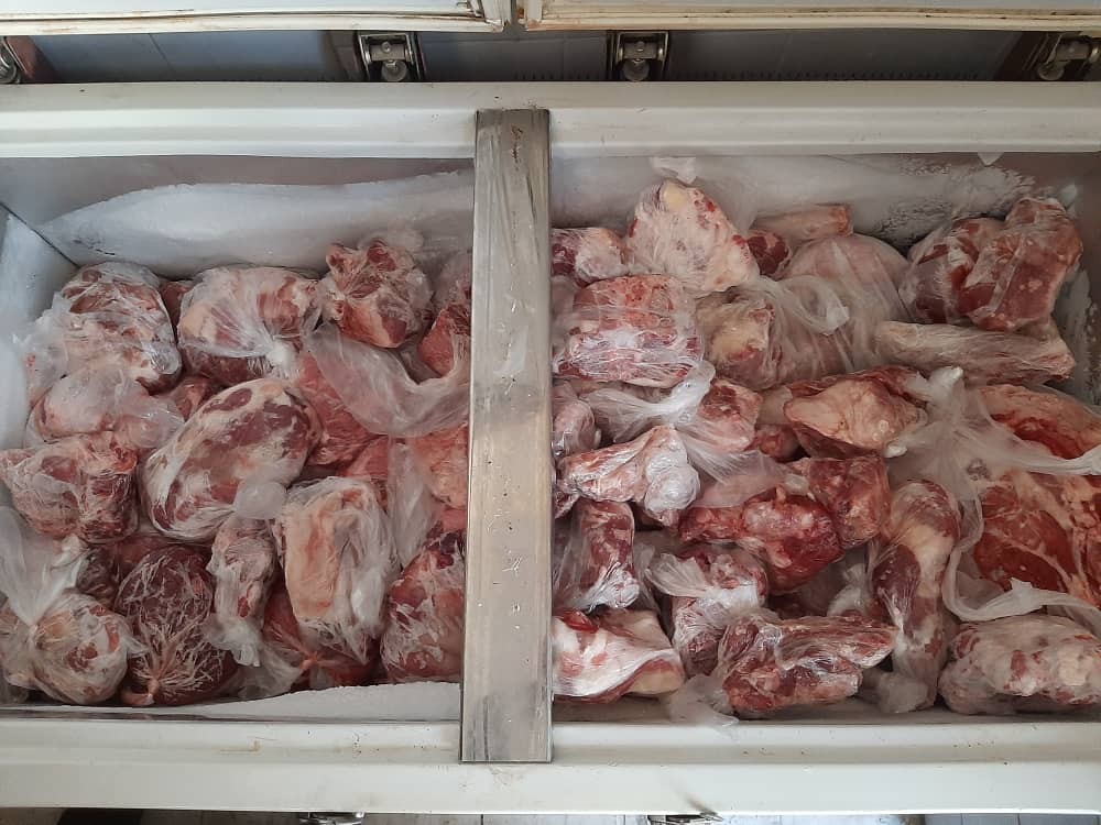 خیران زرندی ۴۰۰ کیلوگرم گوشت گرم به مددجویان بهزیستی اهدا کردند