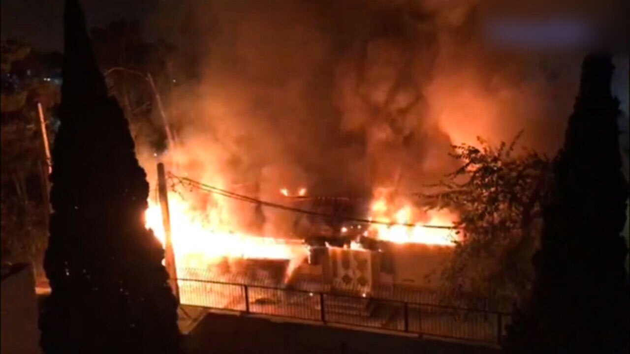 آتش سوزی گسترده در مرکز ری شناسی + فیلم