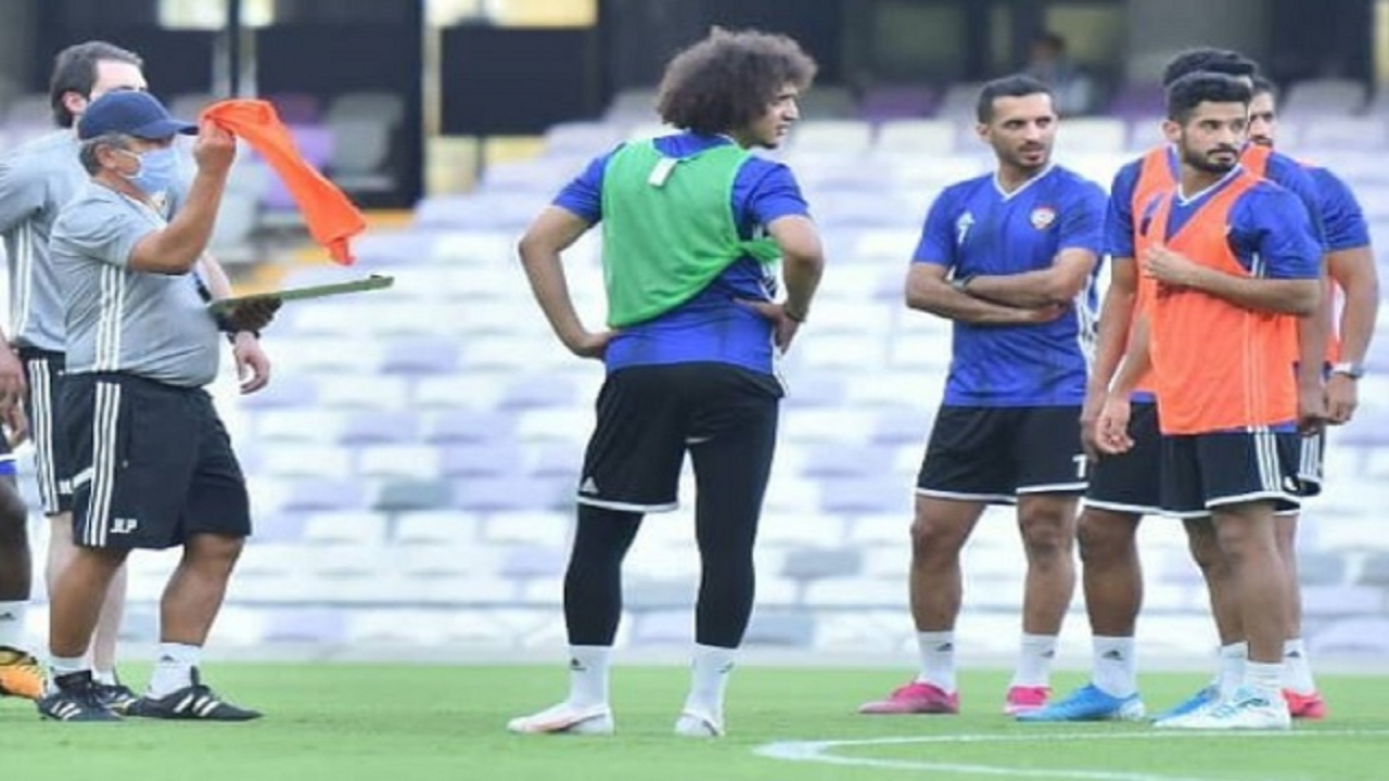 بازیکنان تیم ملی امارات با هر مربی تازه واردی، لجبازی می‌کنند