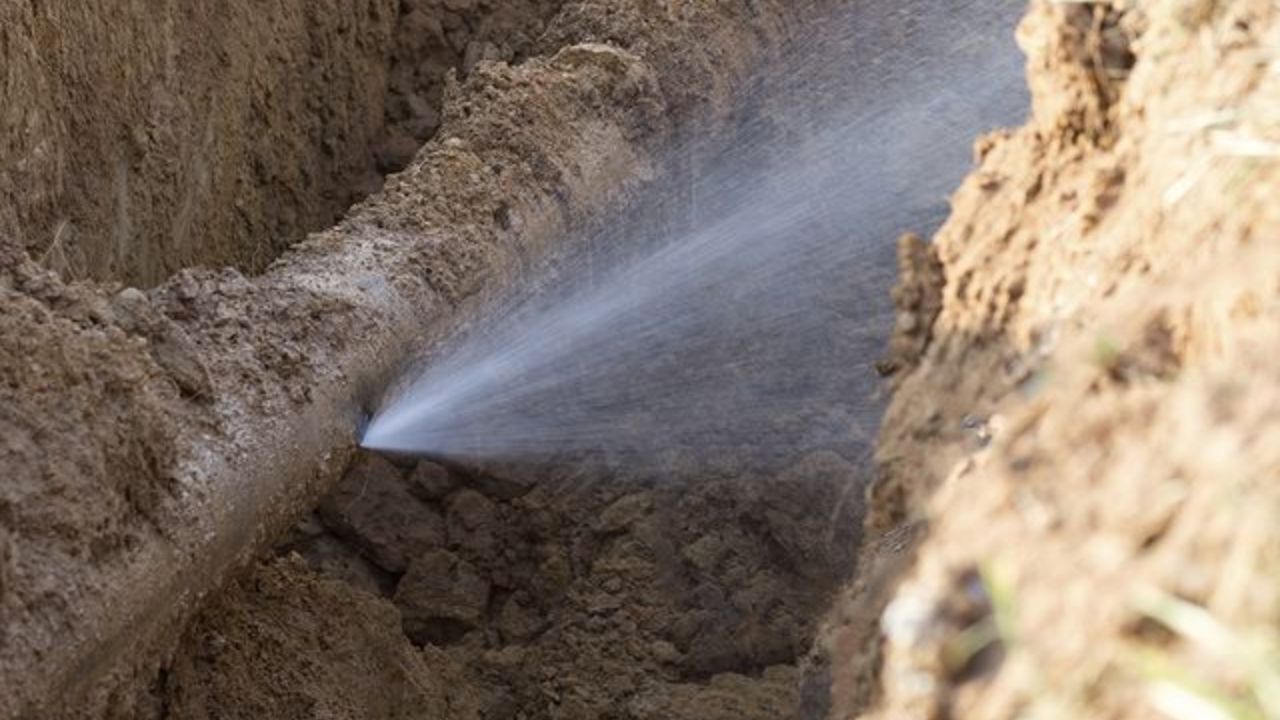 اصلاح و بازسازی مخزن آب در روستای اگریقاش