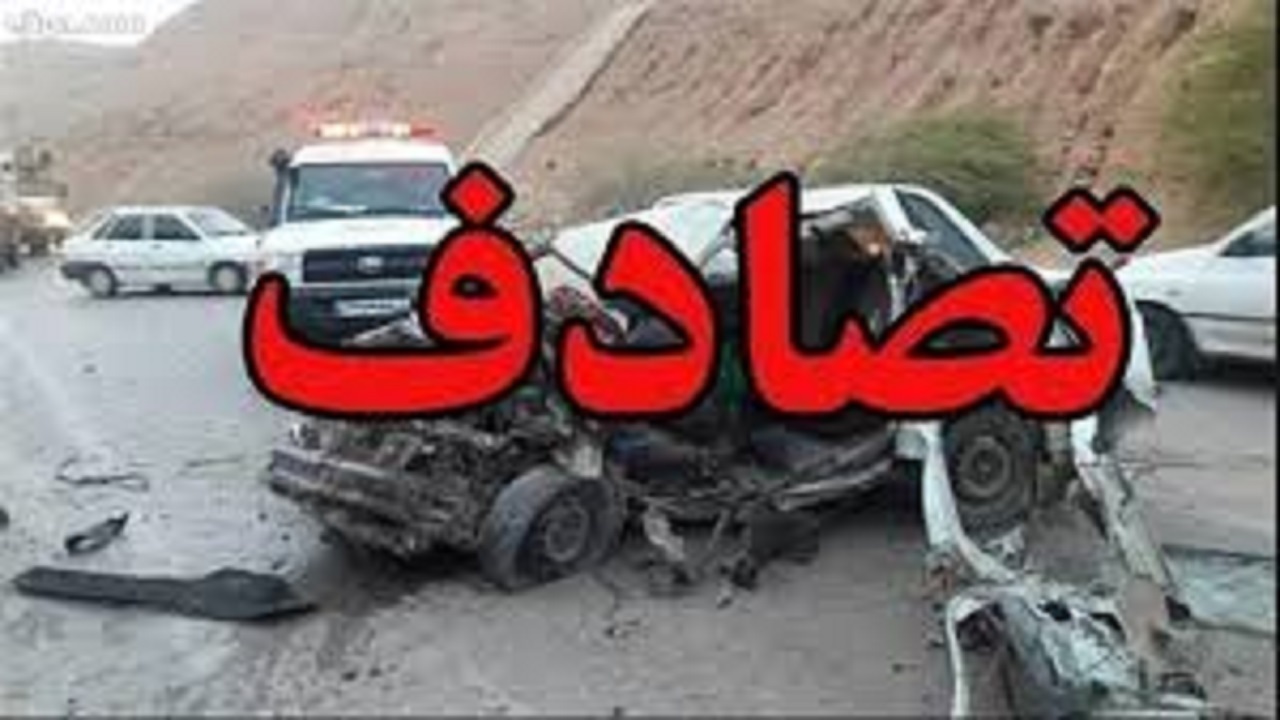 واژگونی کامیونت حمل مواد غذایی در اتوبان شهید لشکری