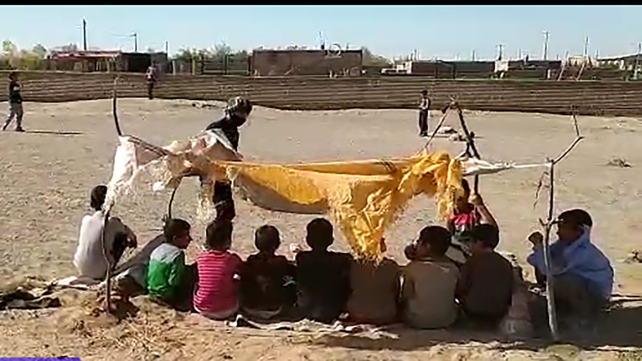 گلایه از کمبود امکانات ورزشی در روستای بارنجان  + فیلم