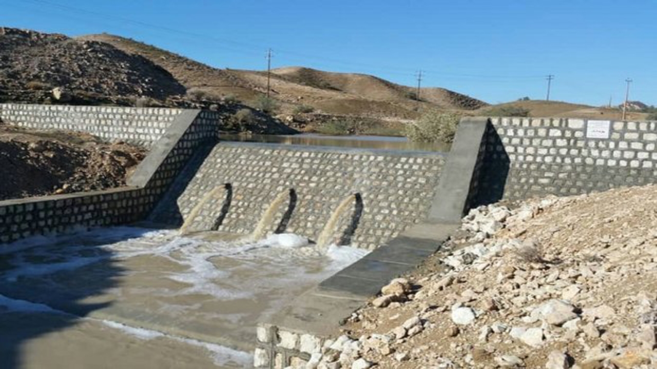 ذخیره سازی ۸۰۰ هزار متر مکعب آب در سازه‌های آبخیزداری نی ریز