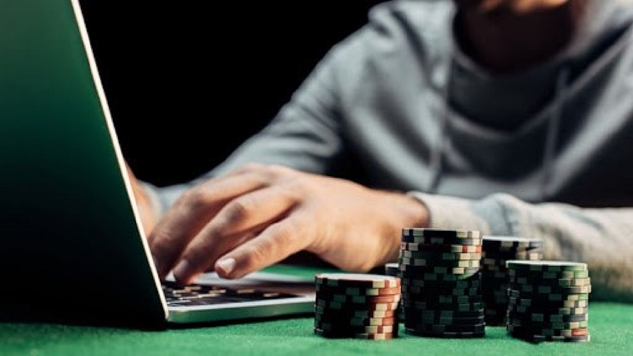 قمارخانه‌های آنلاین زیر ذره بین مجلس/ قوانین جدید، ترمز سایت‌های شر‌ط‌بندی را می‌کشد