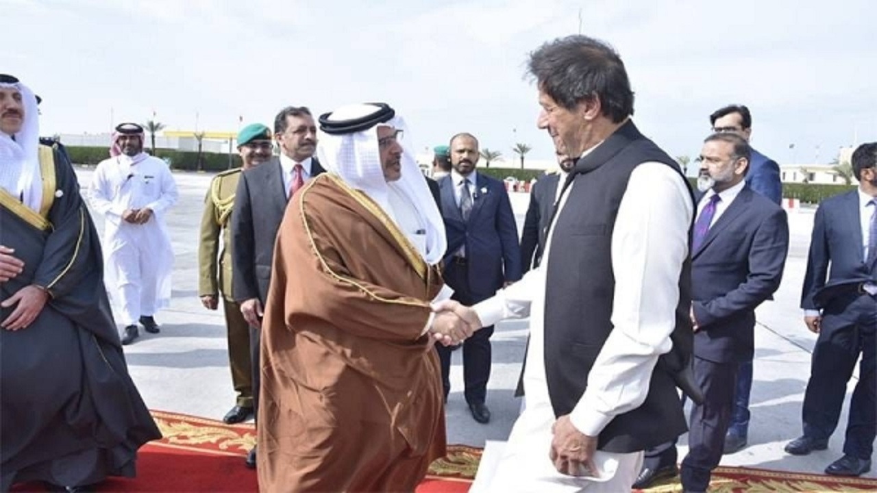 گفت‌وگوی ولیعهد بحرین با نخست وزیر پاکستان