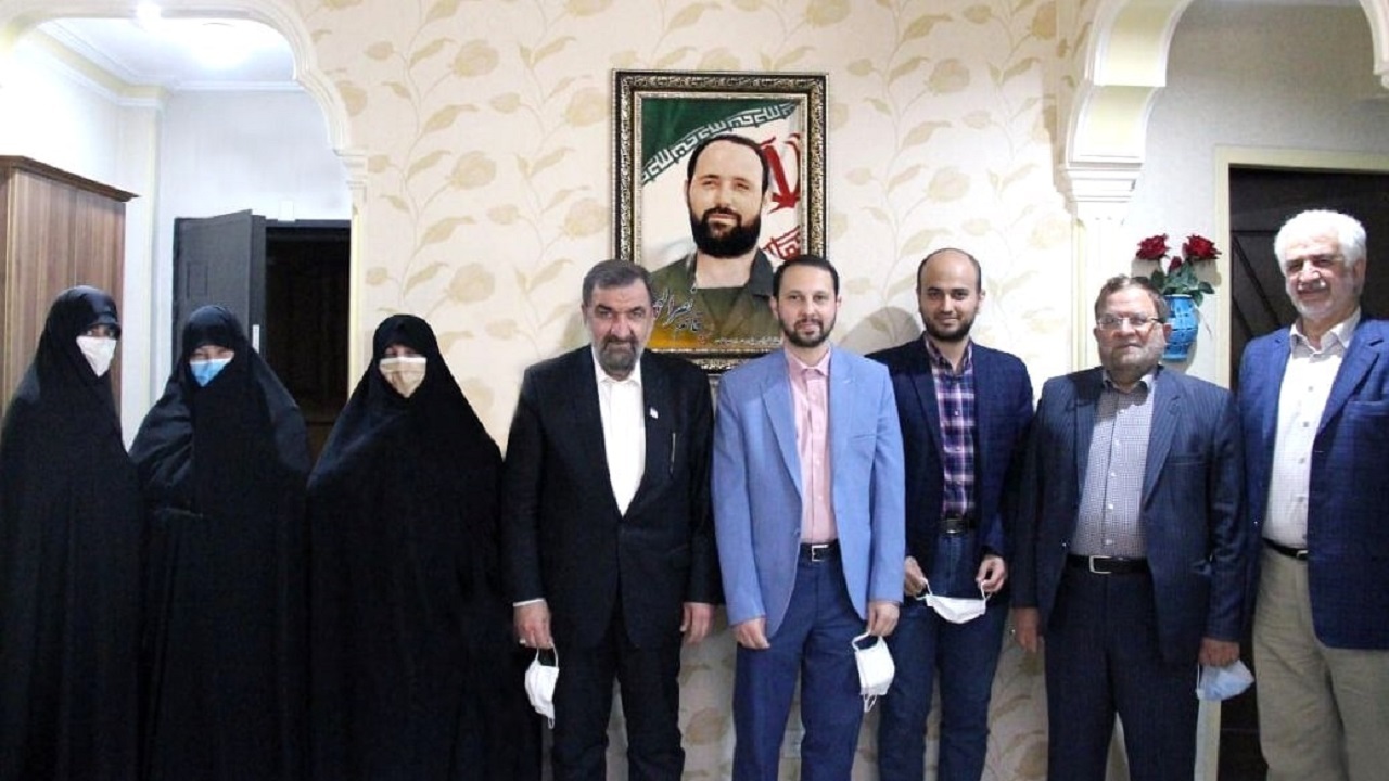 دیدار دبیر مجمع تشخیص مصلحت نظام با خانواده شهید نصراللهی