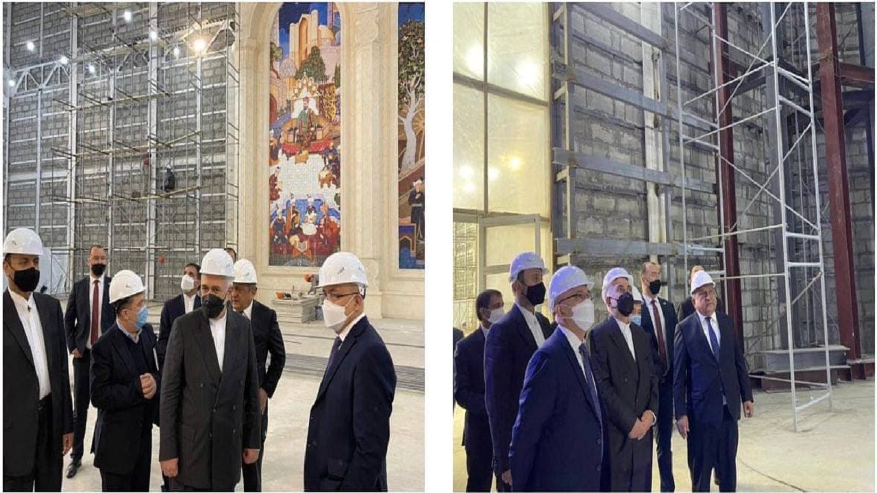 ظریف از مرکز تمدن اسلامی تاشکند بازدید کرد