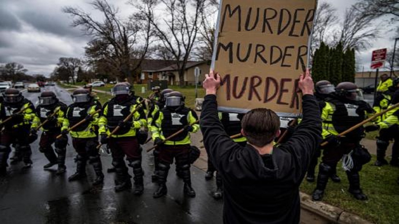 استعفای فرمانده پلیس مینیاپولیس در پی کشته شدن یک سیاهپوست