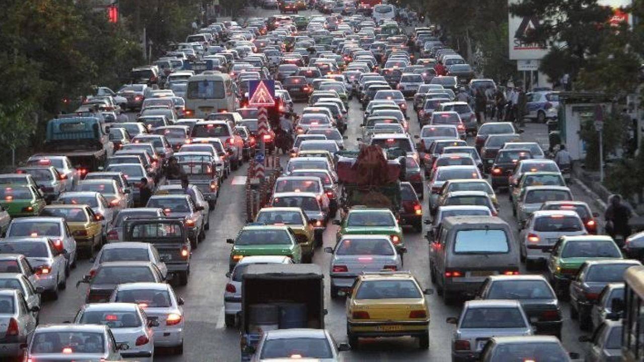 ترافیک در حال شکل گیری/ در بزرگراه نواب تا هلال احمر ترافیک سنگین است