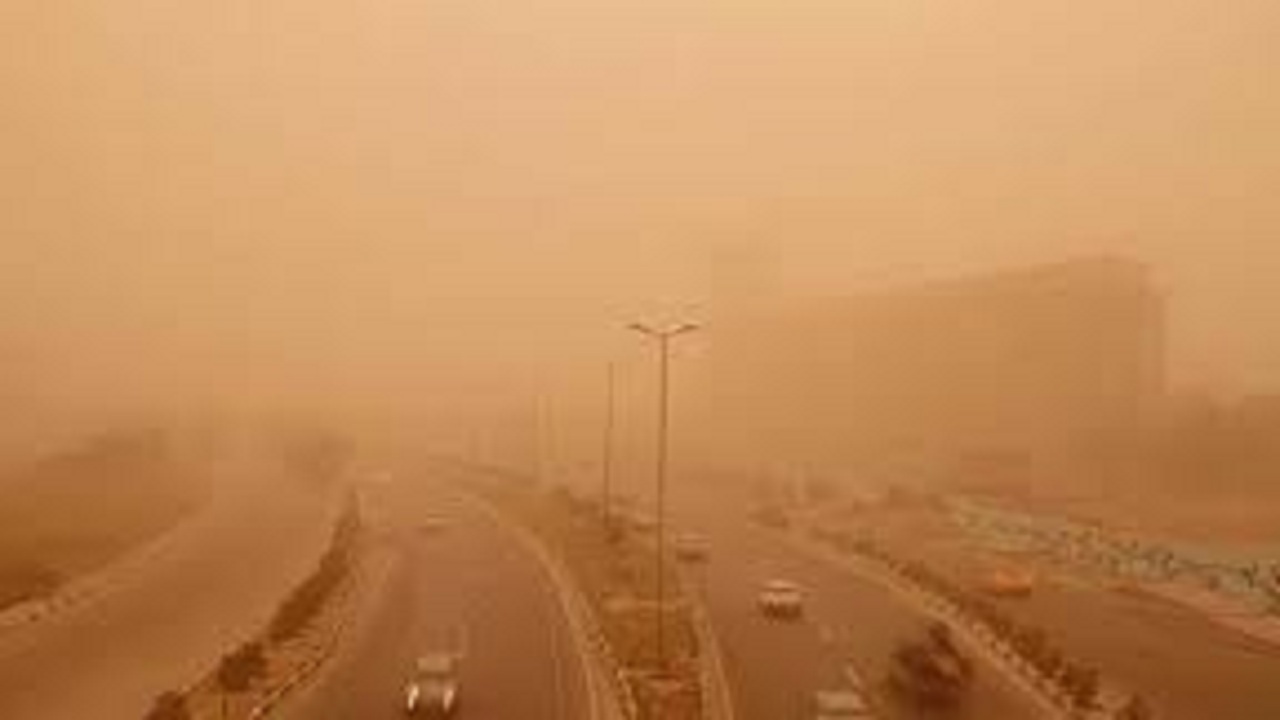 گرد و غبار  عراق هوای نهاوند را ناسالم کرد