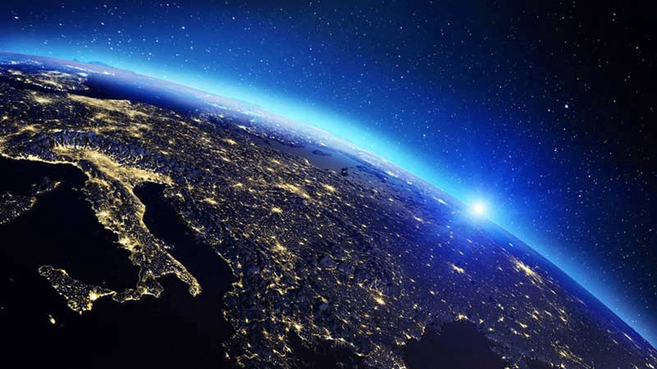 نمایی از کره زمین در یک ایستگاه فضایی + فیلم