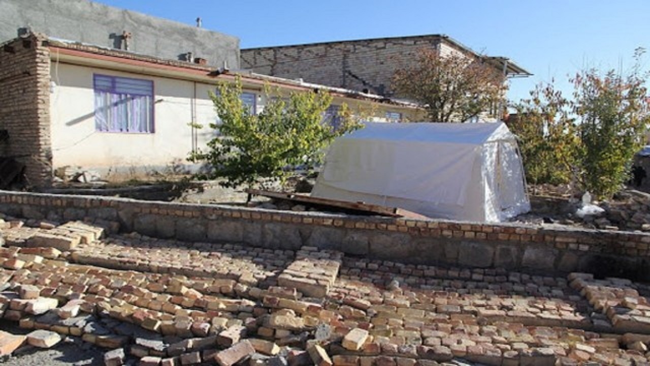 انعقاد قرارداد بازسازی منازل زلزله‌زده در شهرستان کوهرنگ