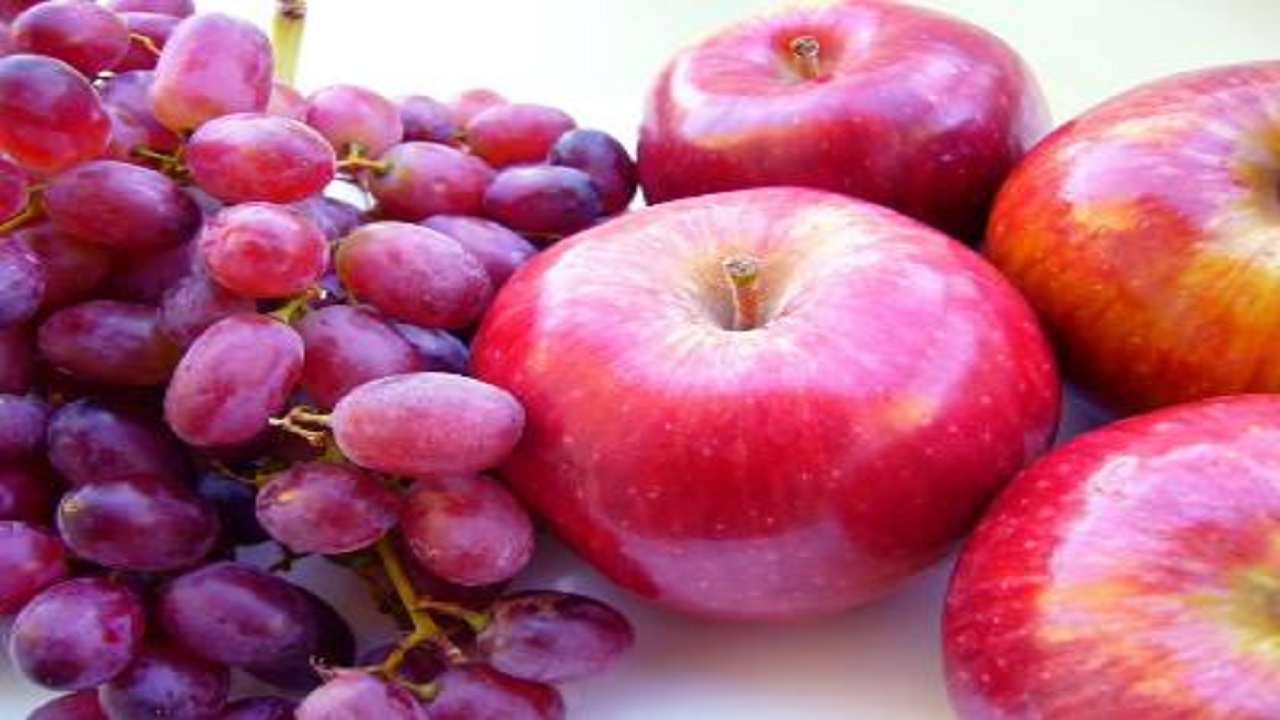 مصرف سیب و انگور موثر در کاهش چربی بدن