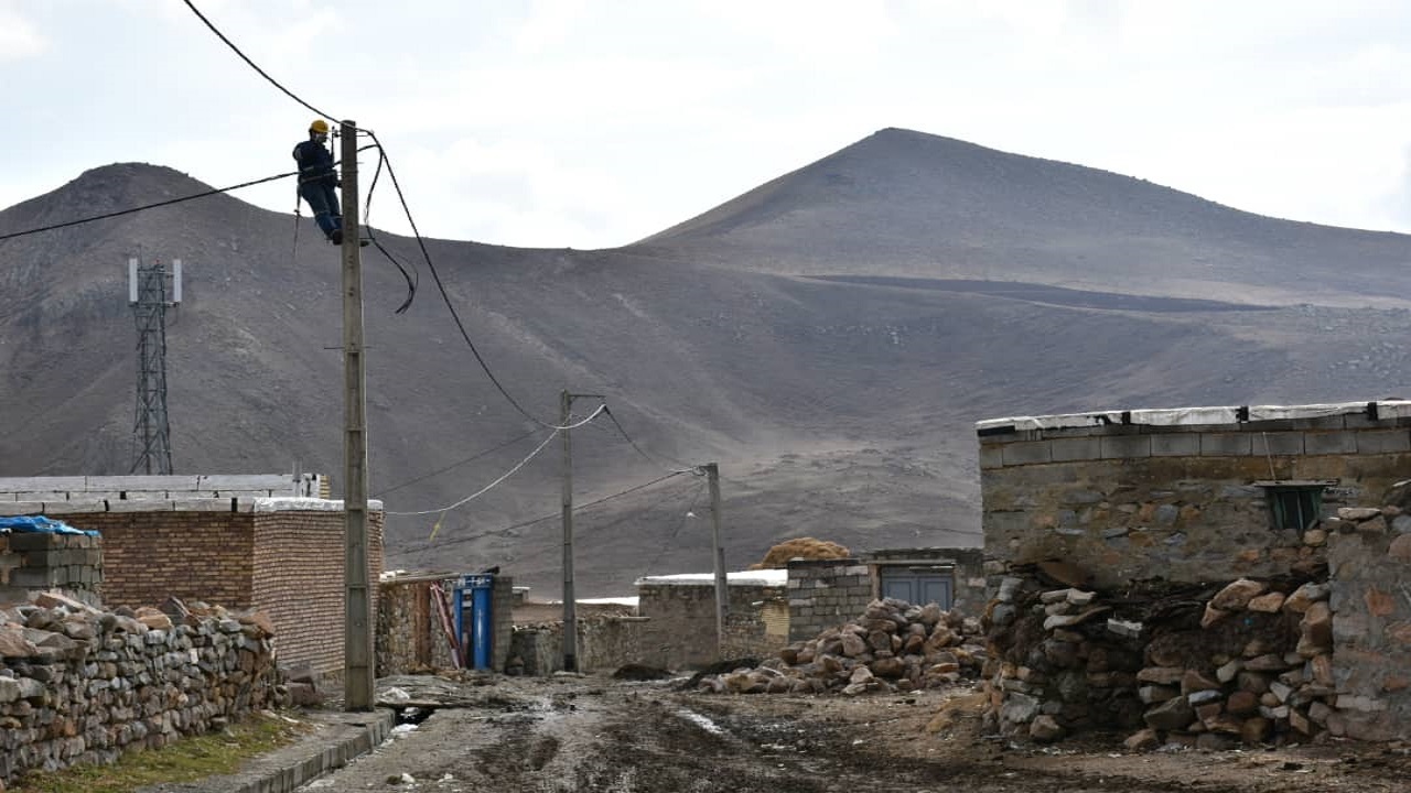 افتتاح ۱۱۵ طرح برقی در آذربایجان غربی