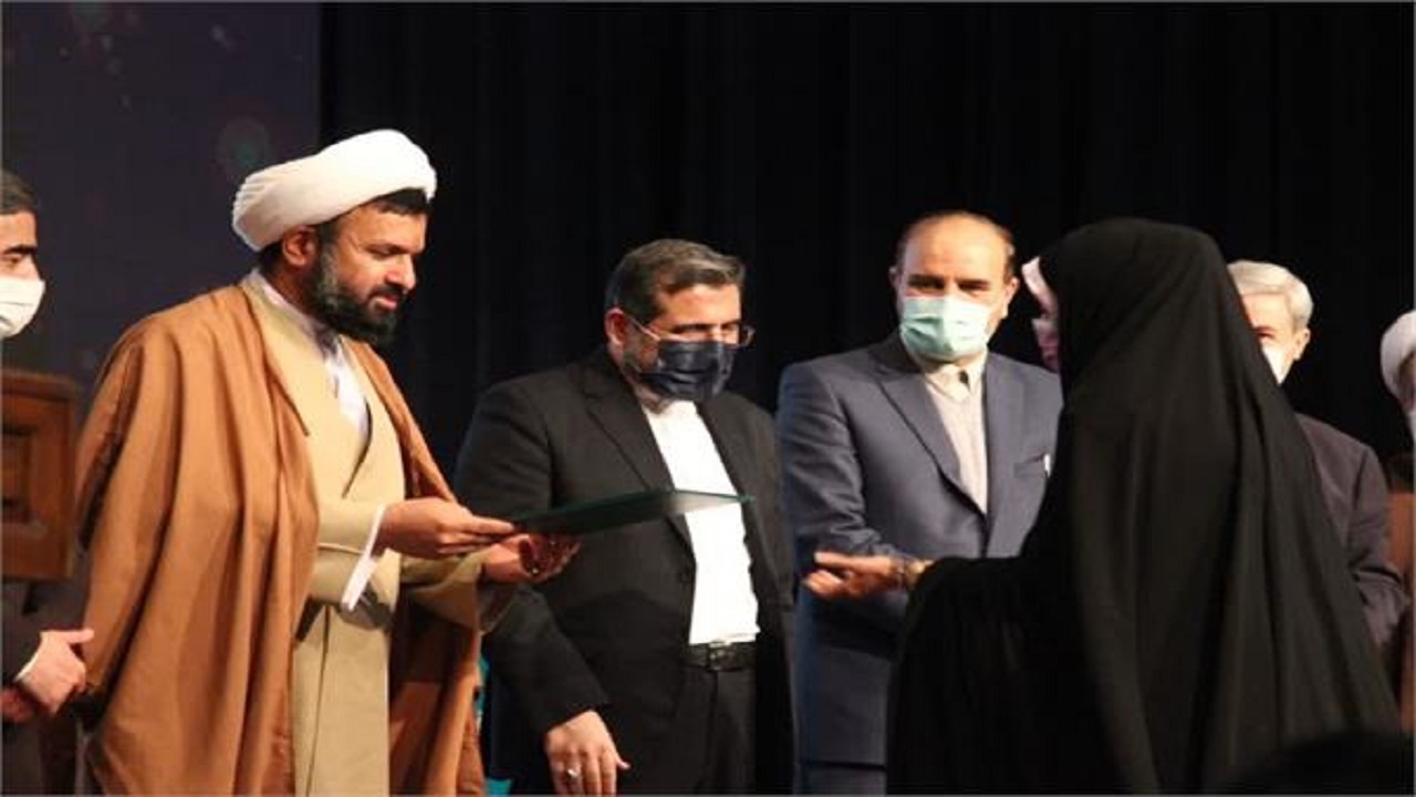 معرفی برگزیدگان جشنواره‌های شعر غدیر و آوای انتظار در بناب