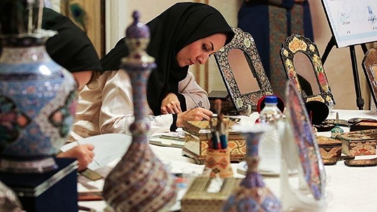 فرصت درآمدزایی هنرمندان استان سمنان در بازارچه‌های نوروزی