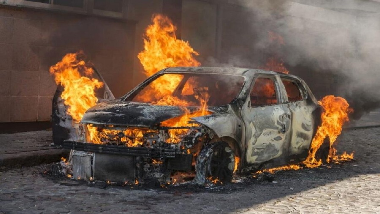 بازداشت متهمان به آتش کشیدن ۷ خودرو در تهران