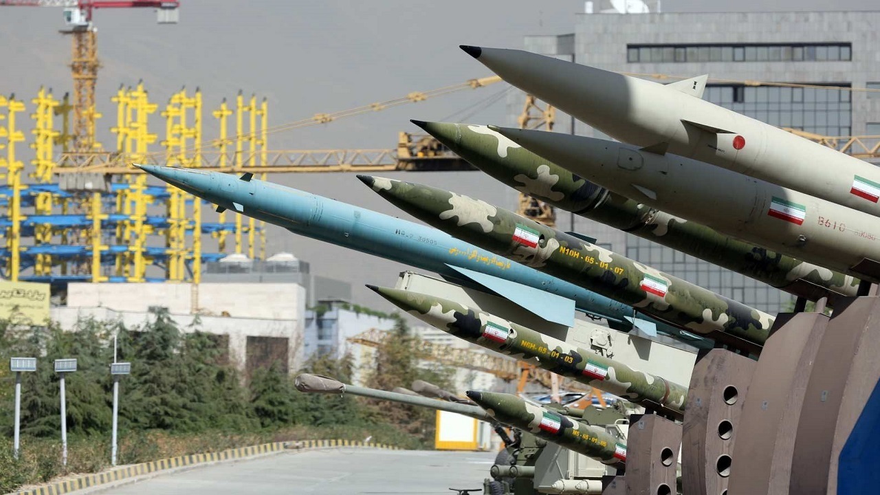 بزرگترین خریداران سلاح، خواستار محدود شدن قدرت نظامی ایران!/ چرا برنامه موشکی کشورمان قابل مذاکره نیست؟