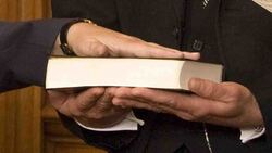 باشگاه خبرنگاران -شرایط ادای سوگند چیست؟