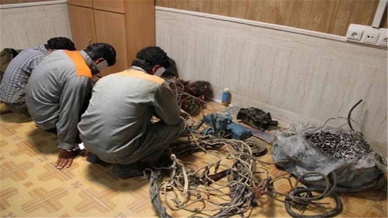 دستگیری سارقان سیم برق شبکه هوایی در زنجان
