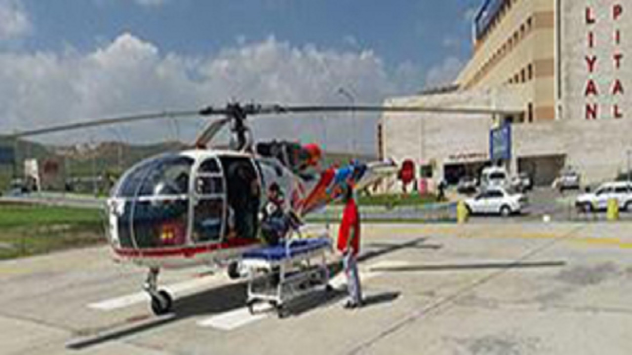نجات یک مادر باردار توسط بالگرد هوایی در بروجرد